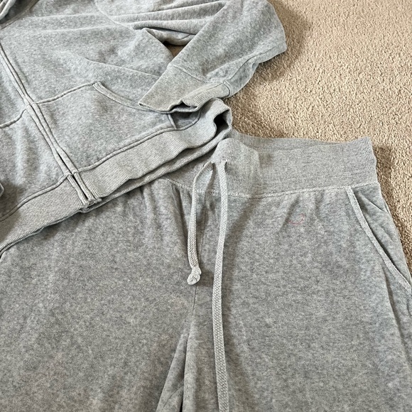 Grey Aerie Flare pants with Cropped hooded Zip-up. - Picture 2 of 7